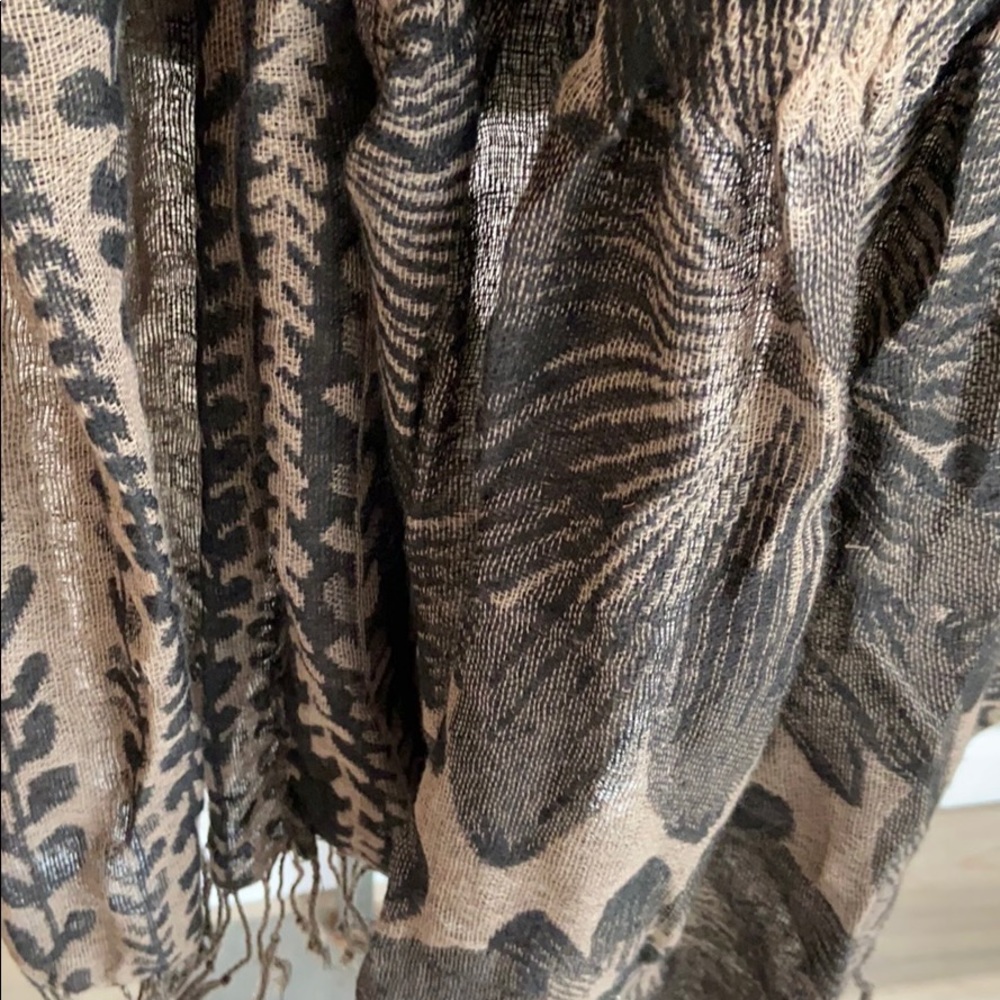 Scarf/wrap - Picture 3 of 3
